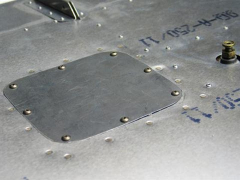 189_RWing_Fuel_Inspection_Hole_6.jpg